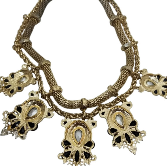 VINTAGE GOLDTONE & RHINESTONE STATEMENT NECKLACE & DROP EARRINGS SET - Picture 9 of 10